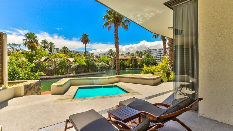 Lawhill Luxury Apartments 3 Bedroom Superior with Pool