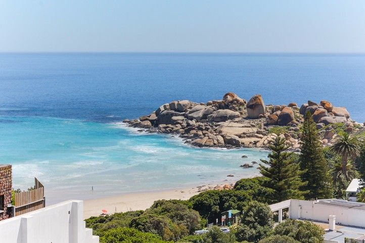 Photo 2 of Llandudno Surf Inn accommodation in Llandudno, Cape Town with 5 bedrooms and 3 bathrooms