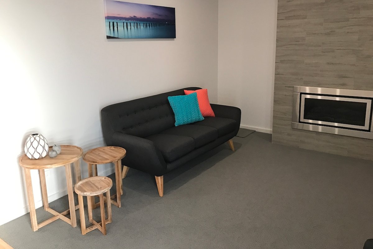 Luxury home with views -Portarlington town centre. gallery image 4