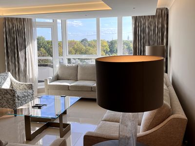 Stunning Hyde Park Panorama Luxury 4-Bedroom Oasis