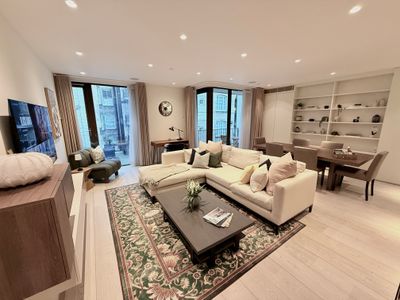 Luxe 3BR/4BA Home w/ Air Con Games 5min Selfridges