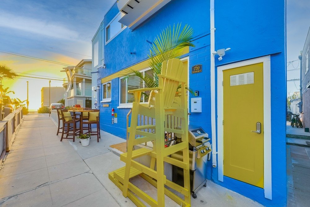 Ocean View ☆ Steps to Beach & Dining ☆ AC ☆ DogsOK gallery image 2