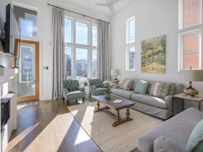 Stunning Townhome in Nashville-Close to Broadway!