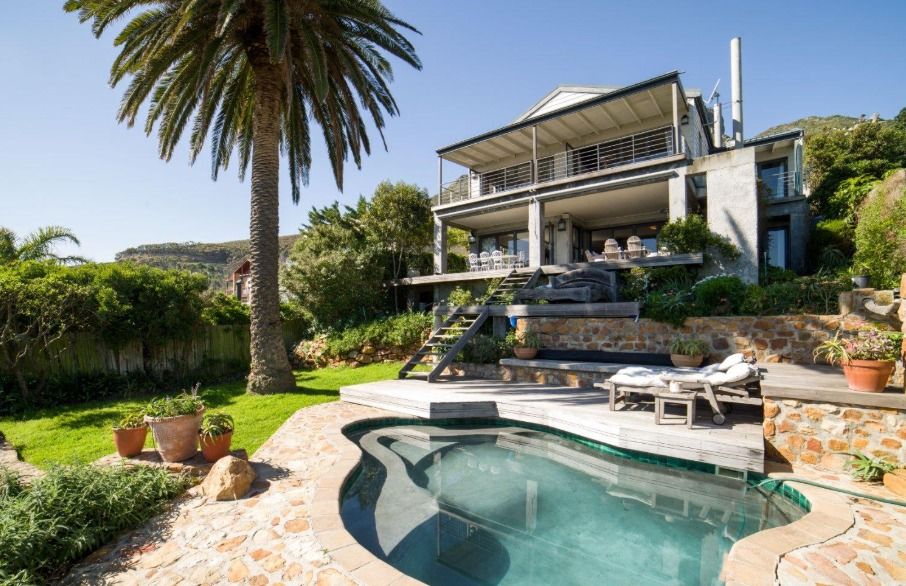 Photo 2 of Liermens Rd Llandadno accommodation in Llandudno, Cape Town with 4 bedrooms and 3.5 bathrooms