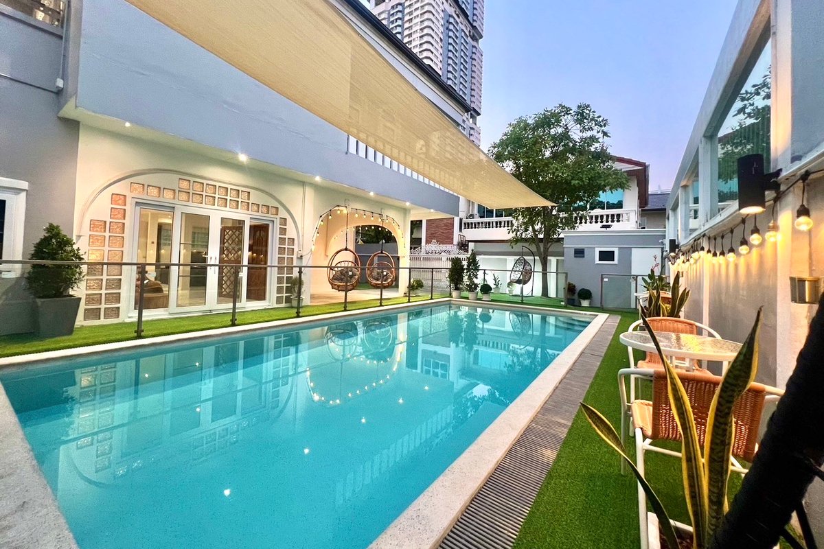 Pool Villa 700m to ThongLor BTS + Airport Transfer