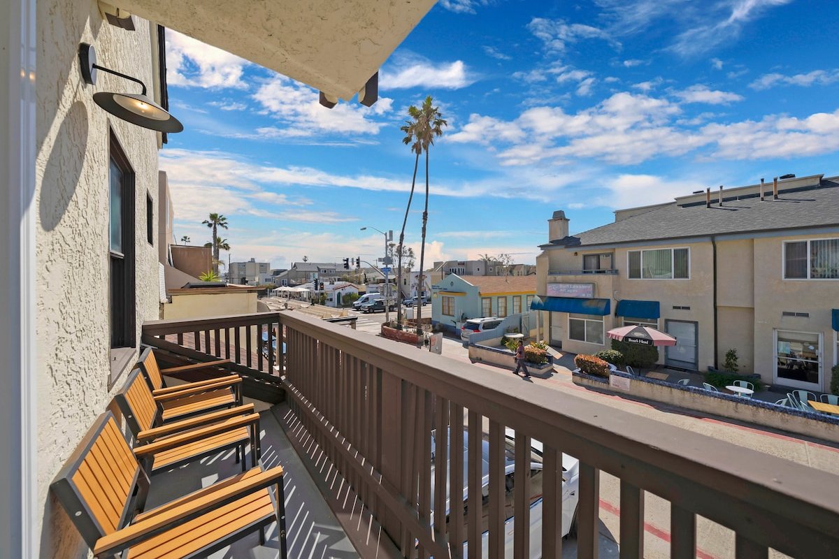 Steps from beach, Newly Renovated! gallery image 5