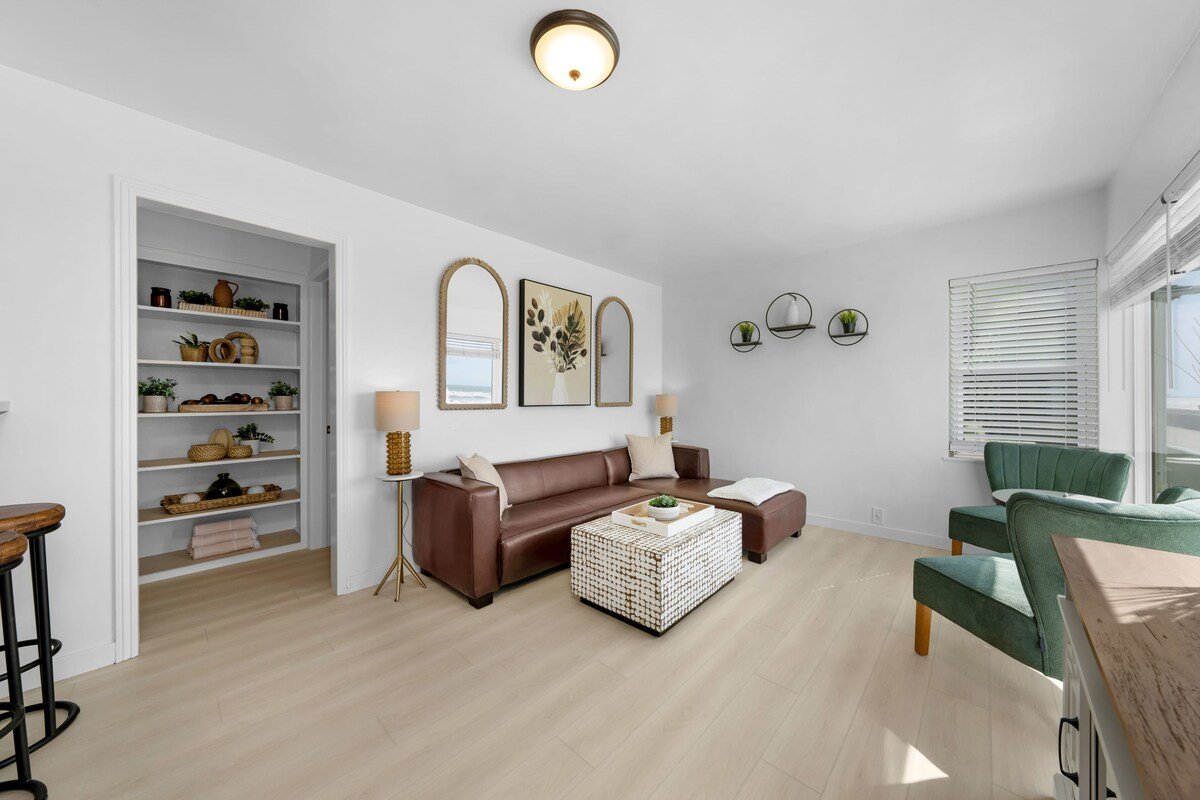 The Ocean Front Lime w/ Beach Access gallery image 3