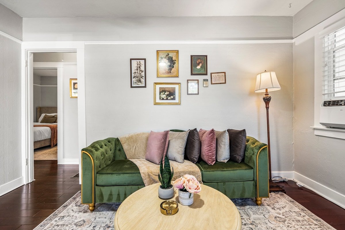 Palo Alto Charming Cottage RightbyStanford Cal Ave gallery image 3