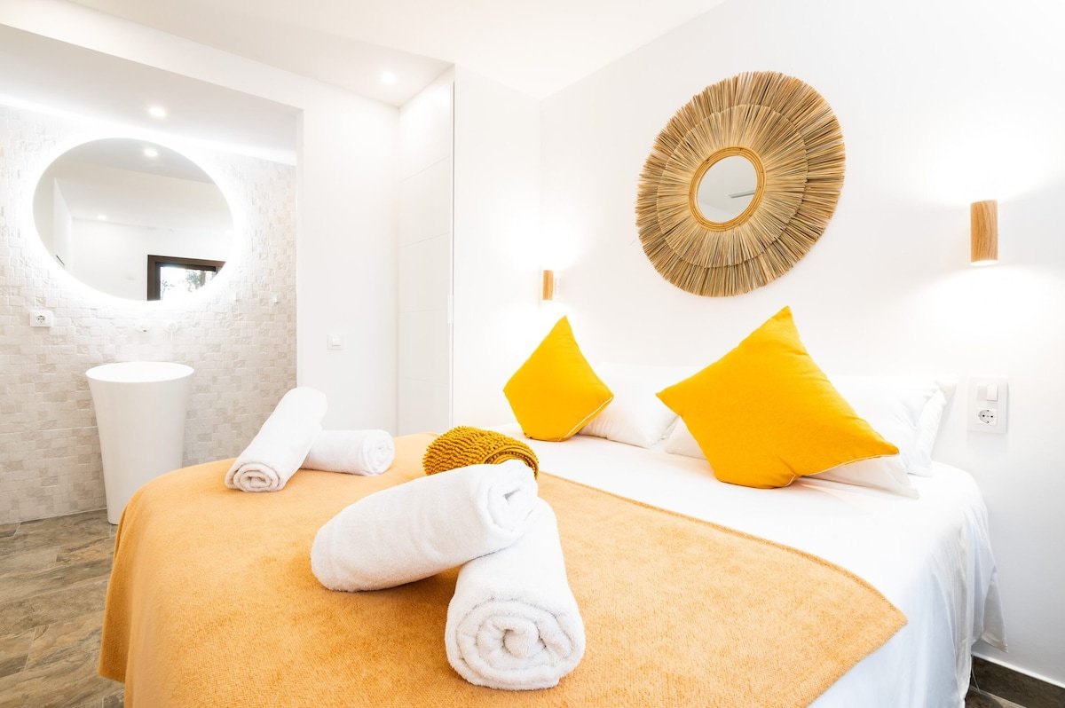 Villa N°16 Luxurious comfort in the Marina gallery image 3