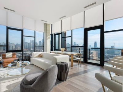 Skyline View Duo for Groups: Unmatched Luxury Stay