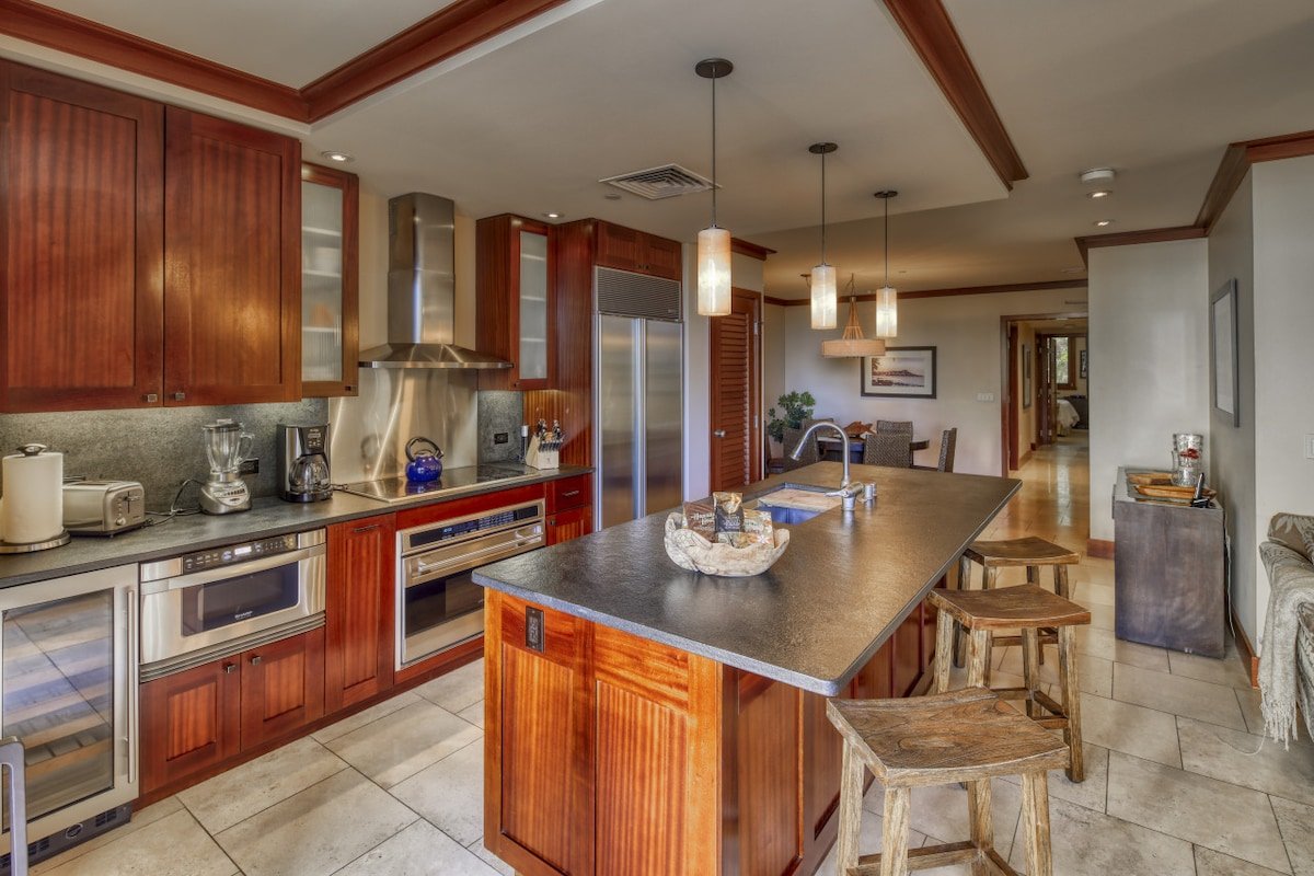 Hale Nalani O-202 a hidden Gem, comfort and fun gallery image 5