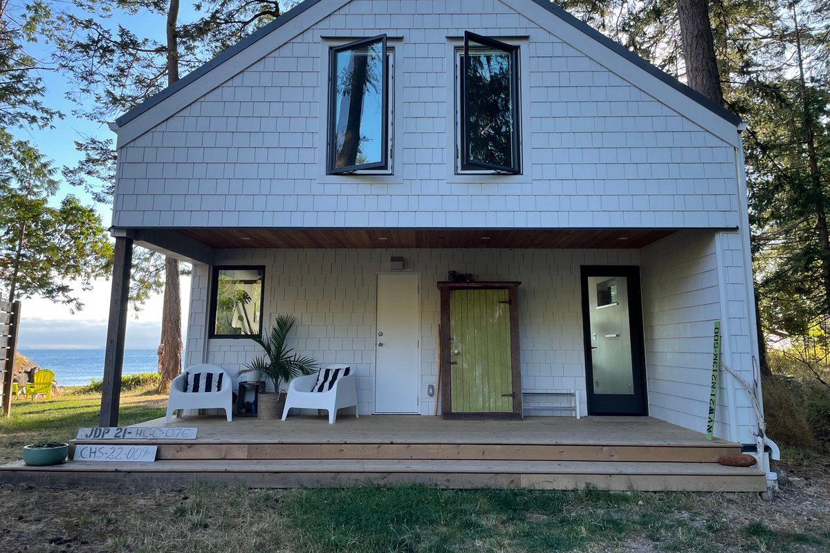 SALT Oceanfront Cottage!