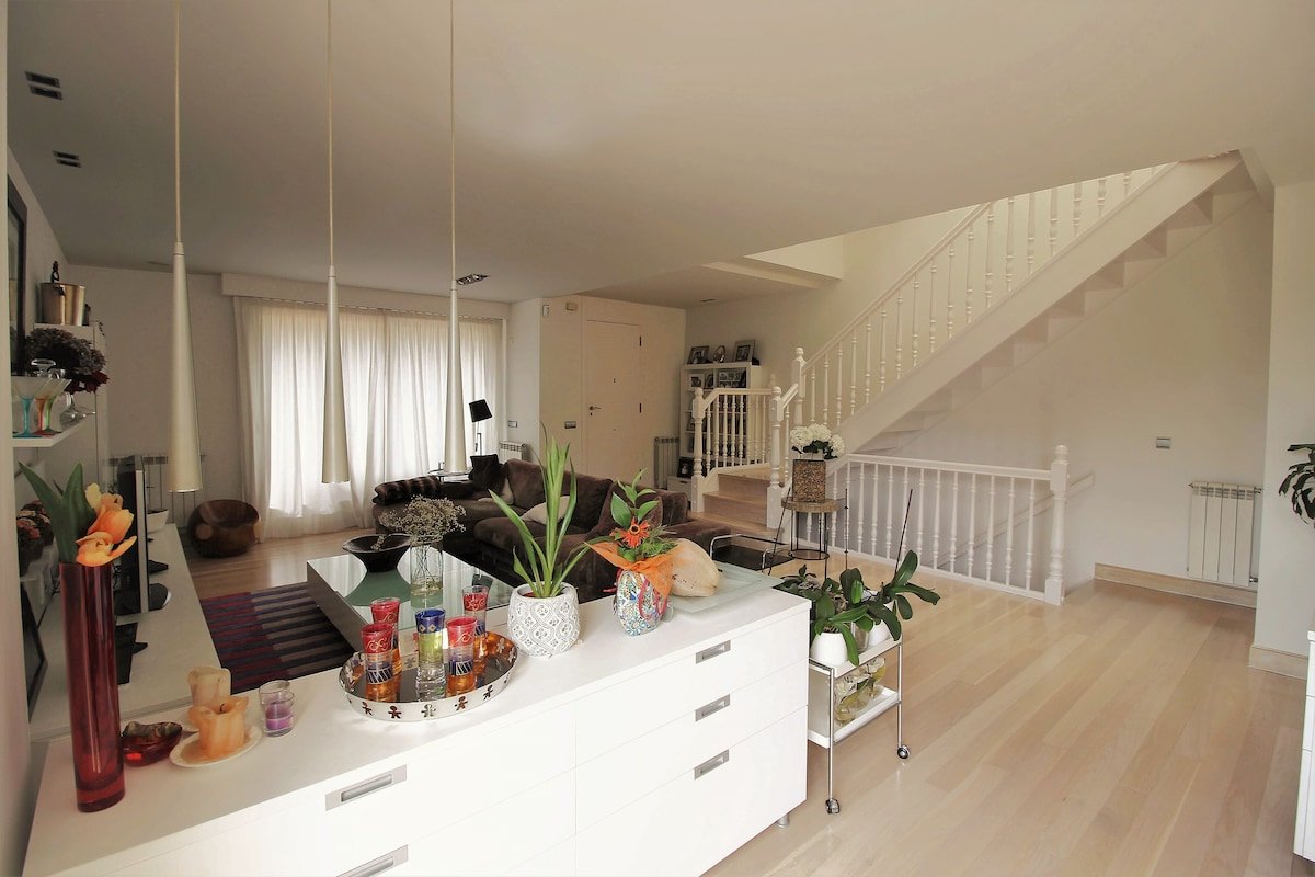 Bonita Villa Adosada con Piscina Privada gallery image 5