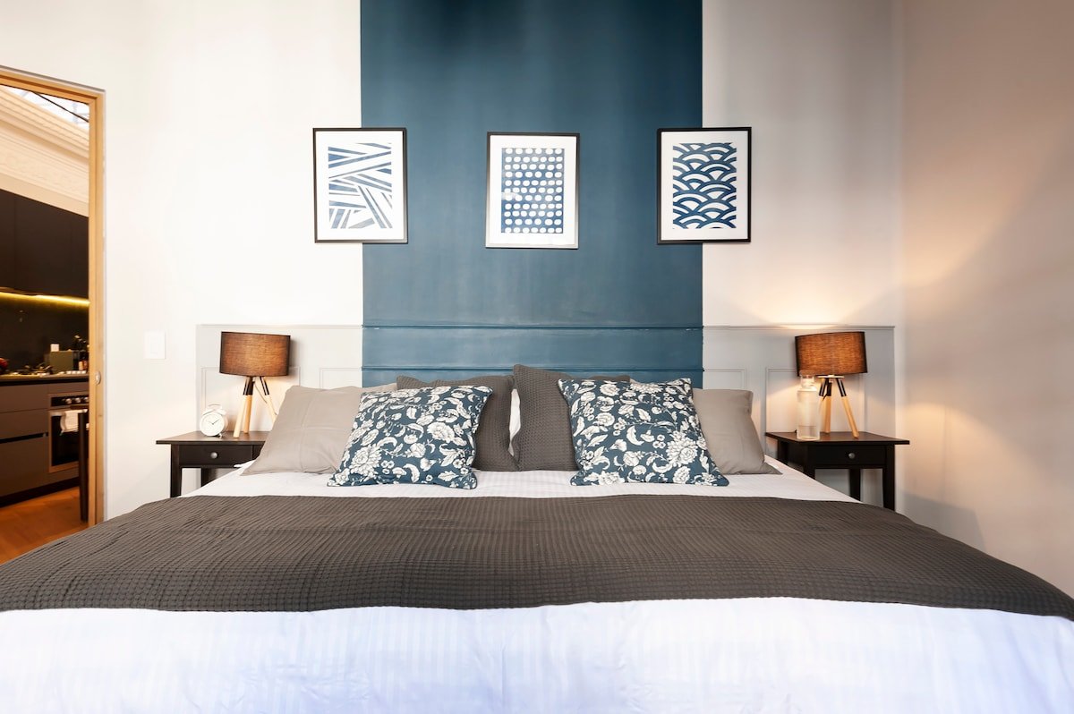 Glamorous restored apt. w/ rooftop in peaceful st. gallery image 3