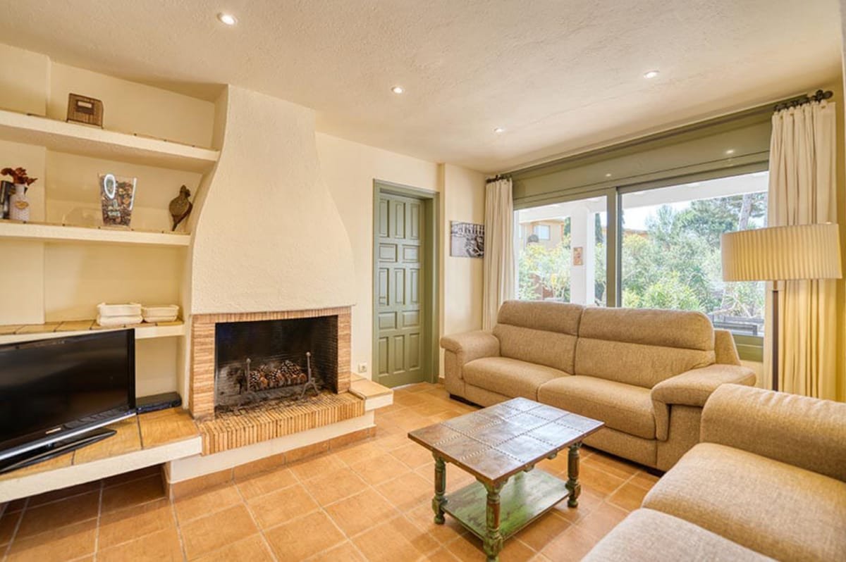 Villa con piscina privada a 600mts. de la Playa gallery image 4