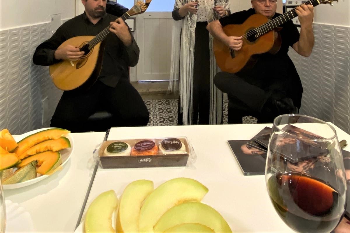 Building with 7 suite 14 guests near Rossio Square gallery image 3