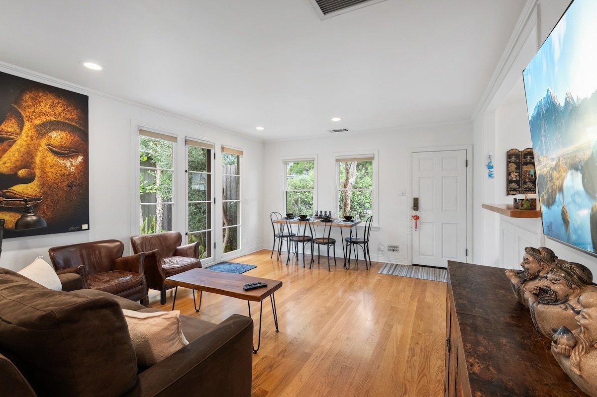 Serenity place, 2BD house in SM w/ free parking gallery image 2