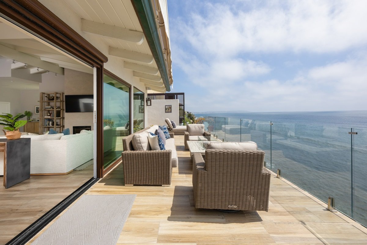 Bird Rock Oceanfront Home | AC | Luxury Upgrades gallery image 3