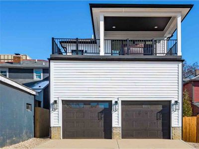 High End New Build, Rooftop Hot Tub, City Views!