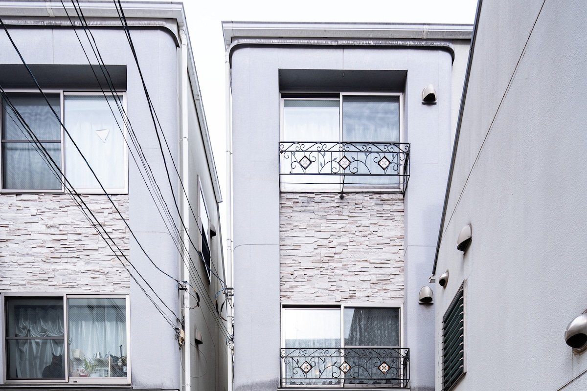 Shinjuku Area,Sunlit Retreat Home gallery image 3