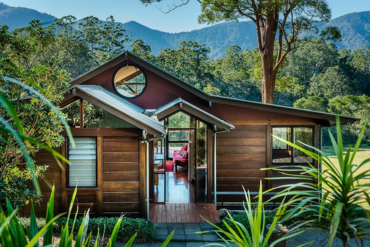 Tallowood 2 Bedroom Chalet @ Promised Land Retreat gallery image 2