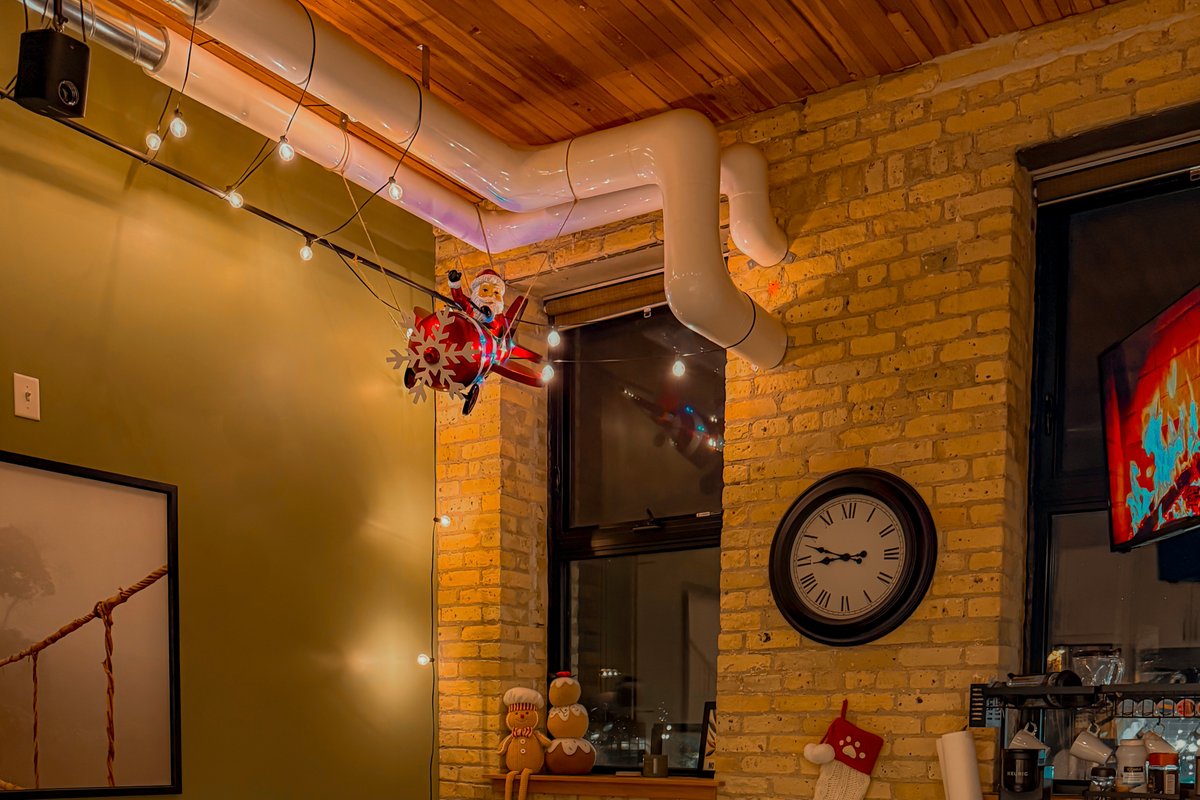 Heart of the City: Cozy 2BR Loft w/Private Cinema