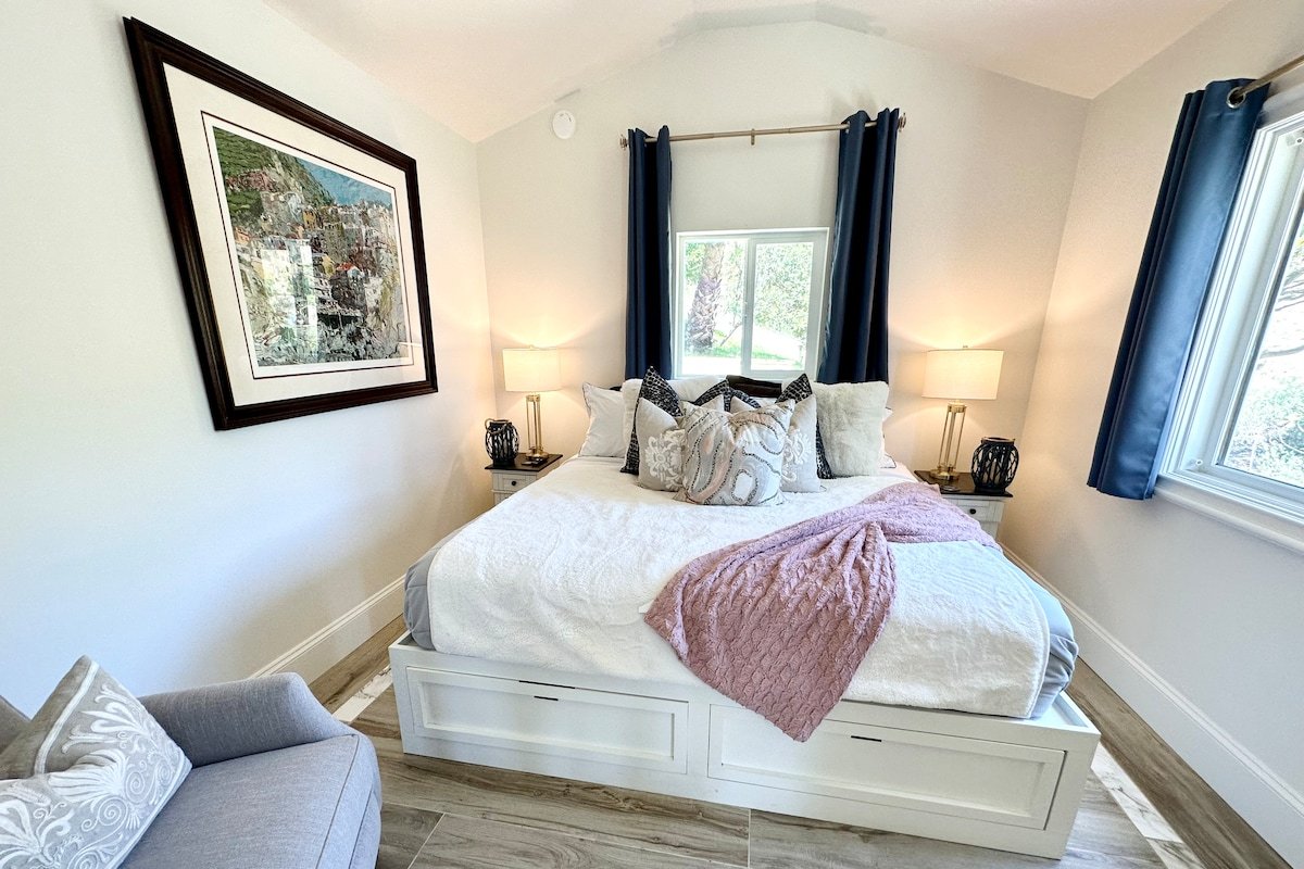 Ocean Views! Pool NEW 2/2 Malibu House Parking gallery image 4