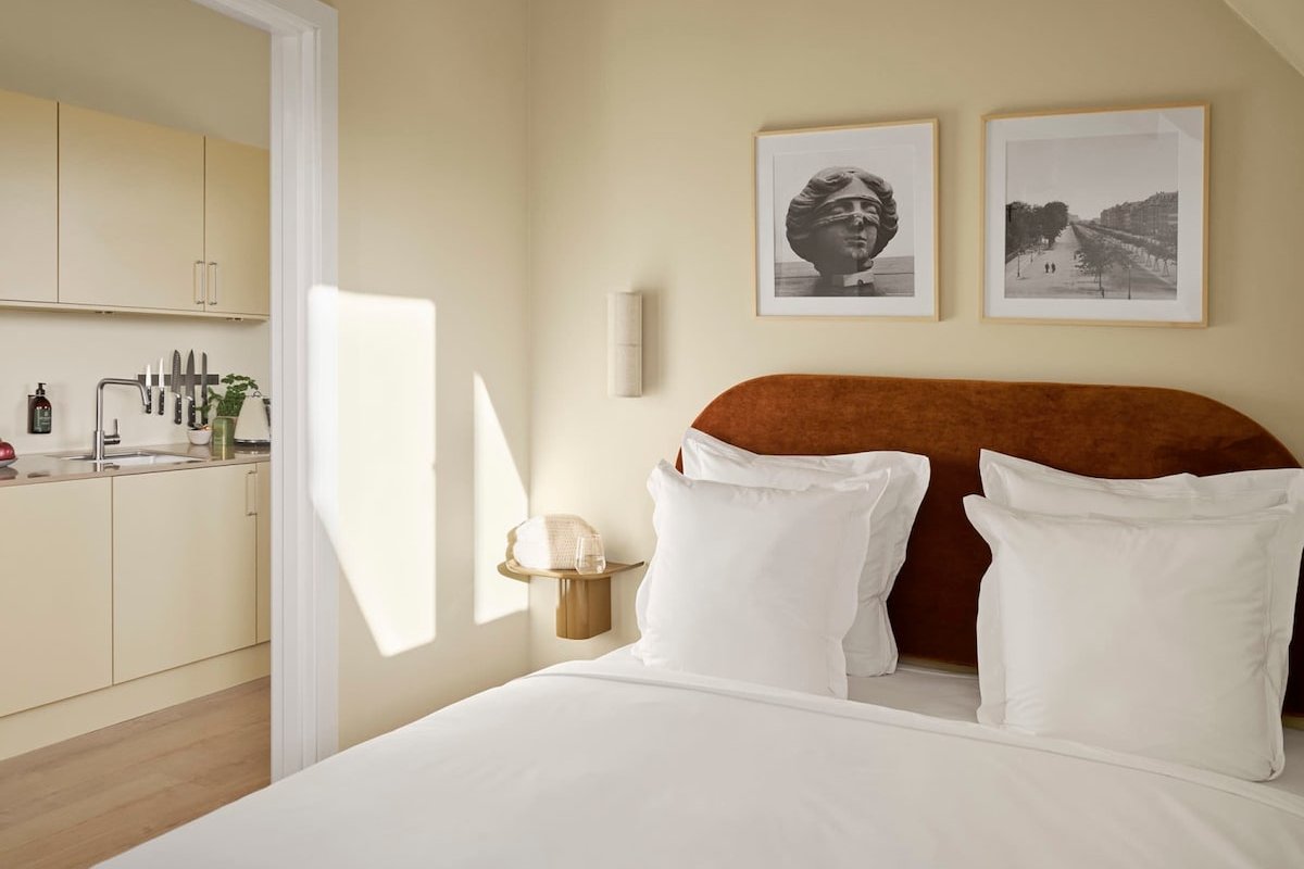 Attic Two-Bedroom Apartment for 6 gallery image 5