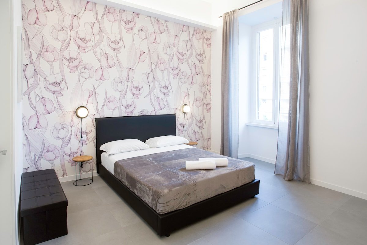 Elegant central apartment with metro at 80 meters gallery image 2