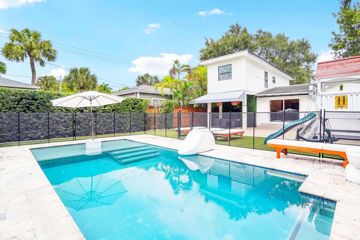 Family-Friendly Lux Las Olas Oasis