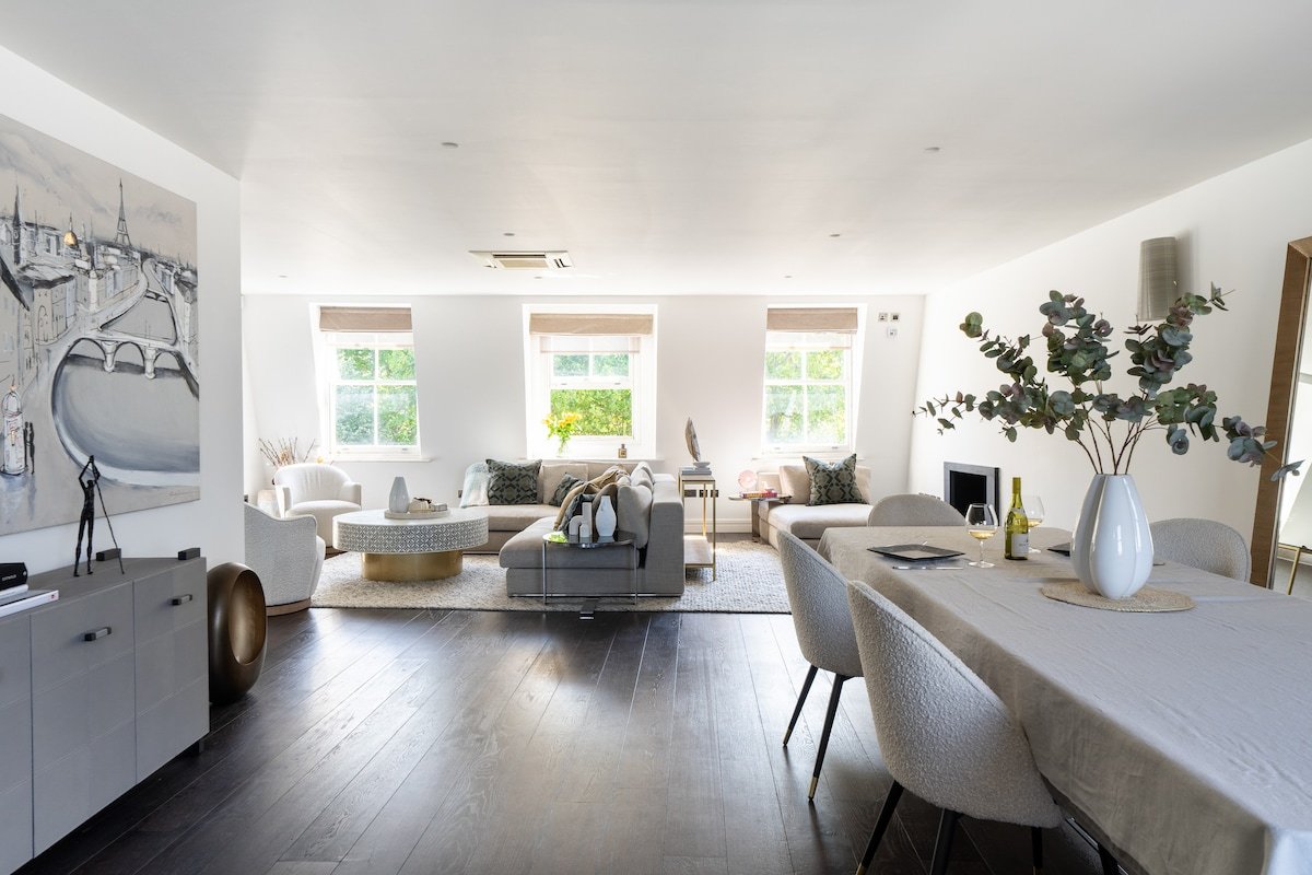 Fabulous Knightsbridge Penthouse gallery image 2