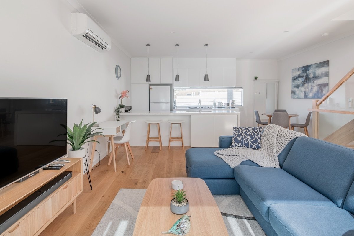 Perfect Port Melbourne Townhouse gallery image 2