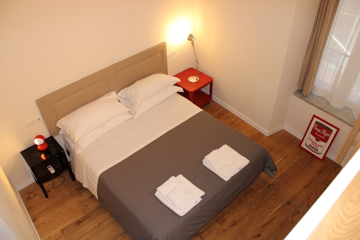 “LeoApartment” – Historic City Center District gallery image 4