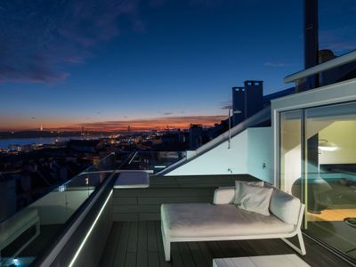 Lx360°Penthouse with scenic views in Principe Real