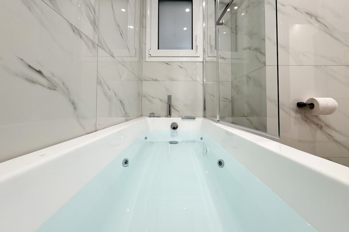 Athens Luxury Penthouse gallery image 4