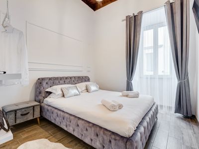 Apartment 1 min from Trevi fountain