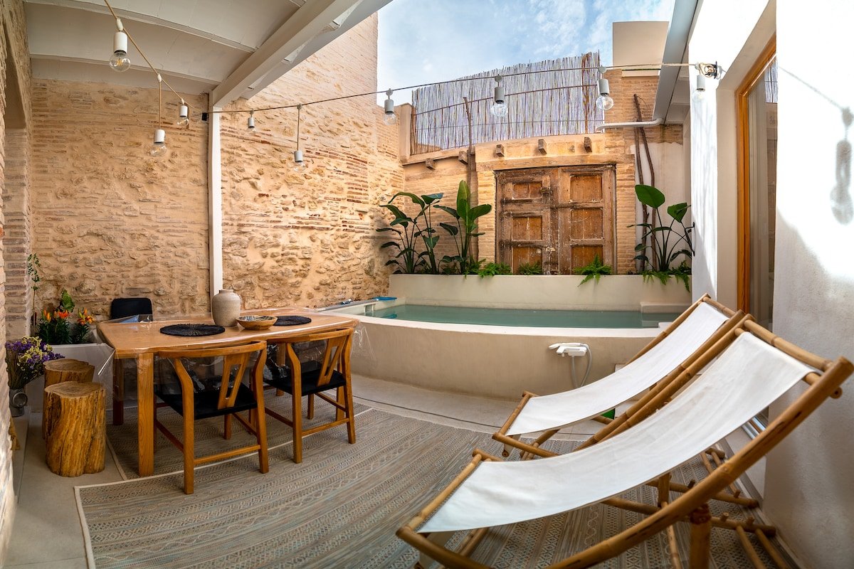 Design house with swimming pool near the sea gallery image 3