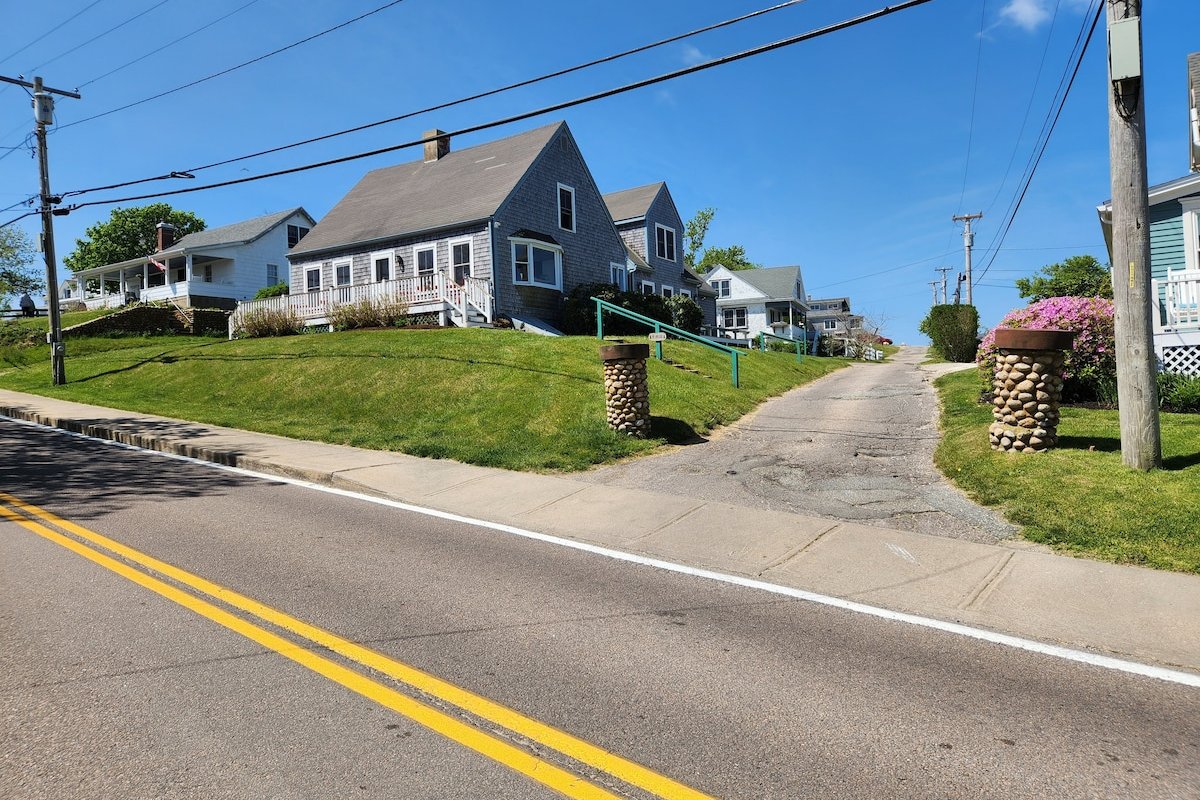 3 Bedroom. Walk to everything! gallery image 3