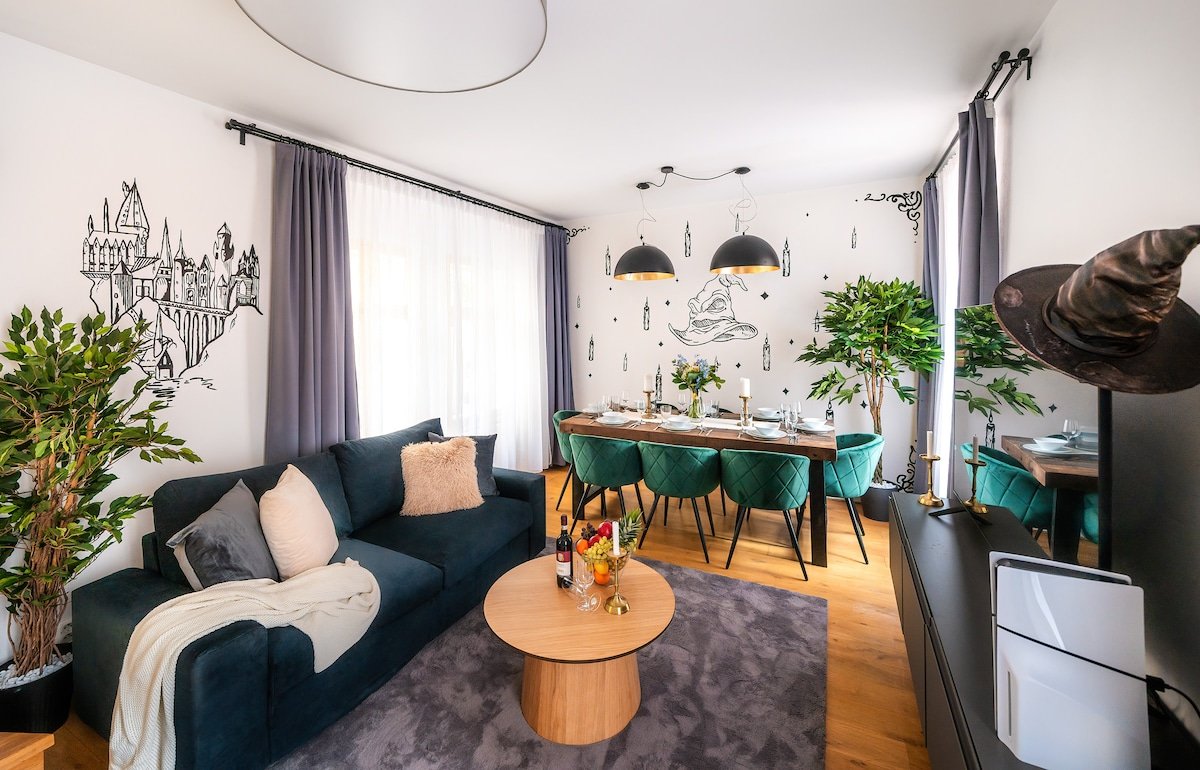 4BR+2.5Bath Harry Potter Old TOWN + GREAT patio gallery image 3