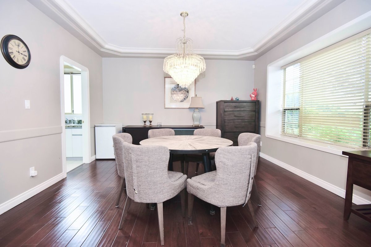 Classic and Cozy House with Air Conditioning gallery image 4