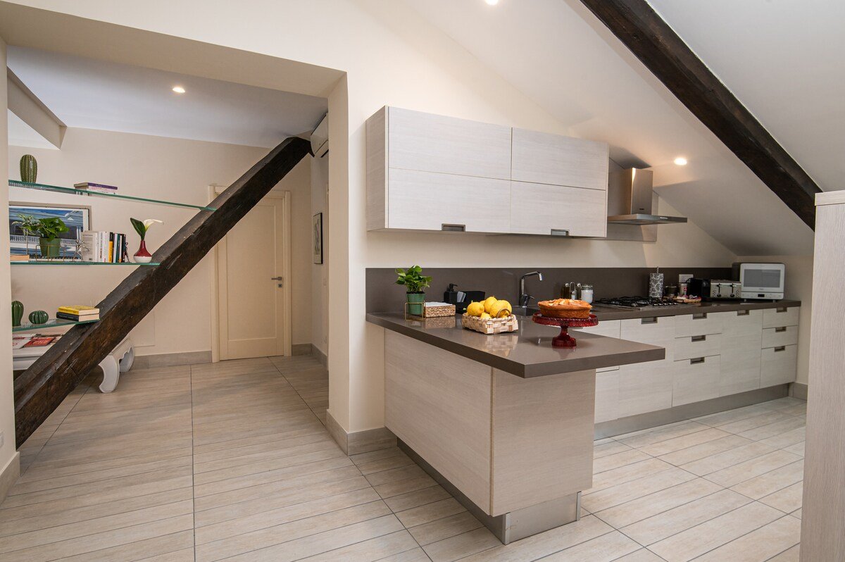 Mansarda Centro Storico Napoli G gallery image 4