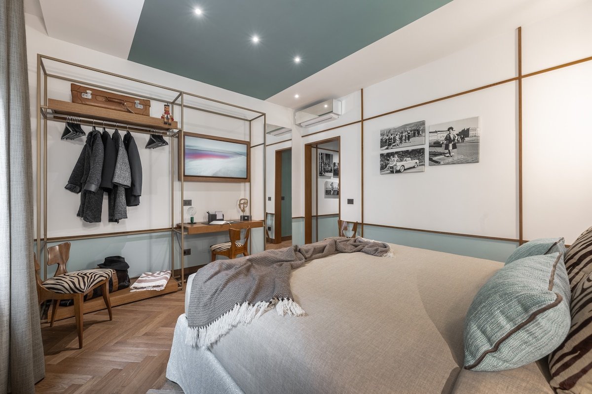 “A stone’s throw from Ponte Vecchio” gallery image 4