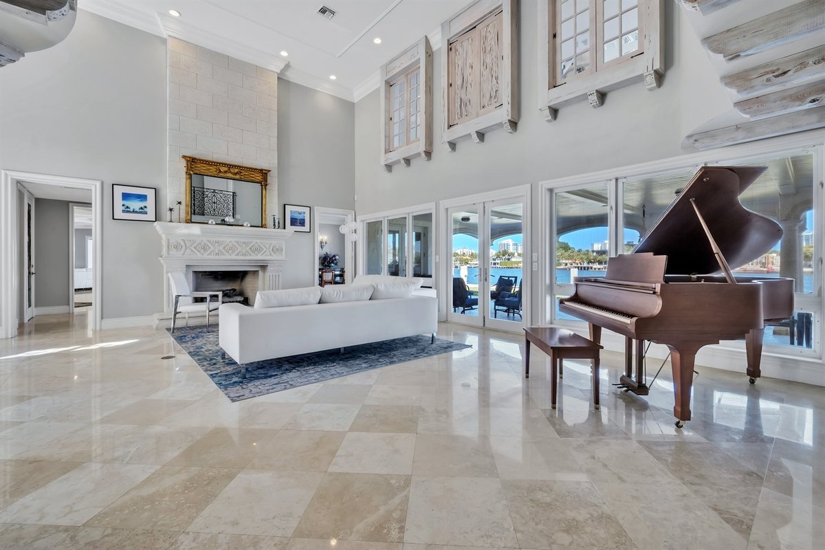 Gated Waterfront Estate–Pool,Kayaks & Sunset Views