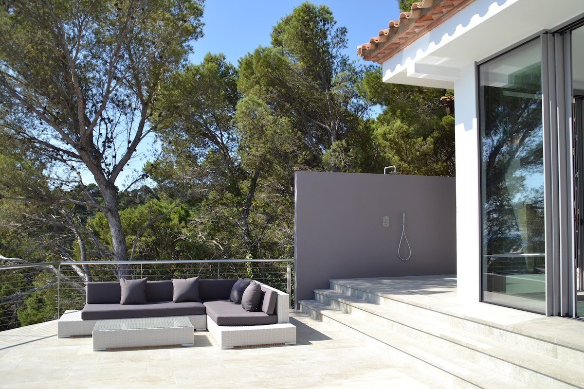 Luxury villa, sea views, heated pool, Begur gallery image 4