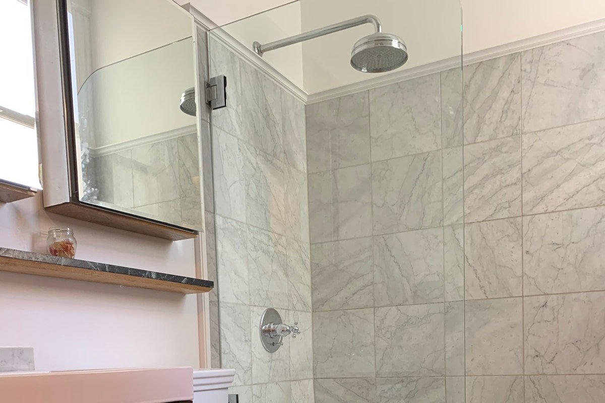 Elegant Edwardian North beach apt with parking gallery image 4