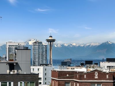 Heart of CapHill, Space needle view, Free parking