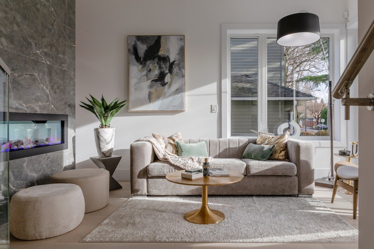 Modern duplex in prime location gallery image 3