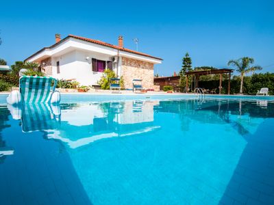 Villa with Pool in Puglia for 8 people