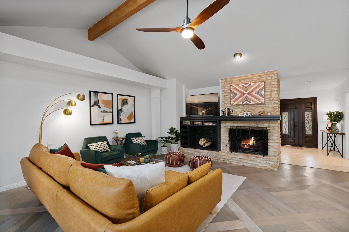 ATXpoolhaus | 3 min to Q2, Domain, & Breweries gallery image 5