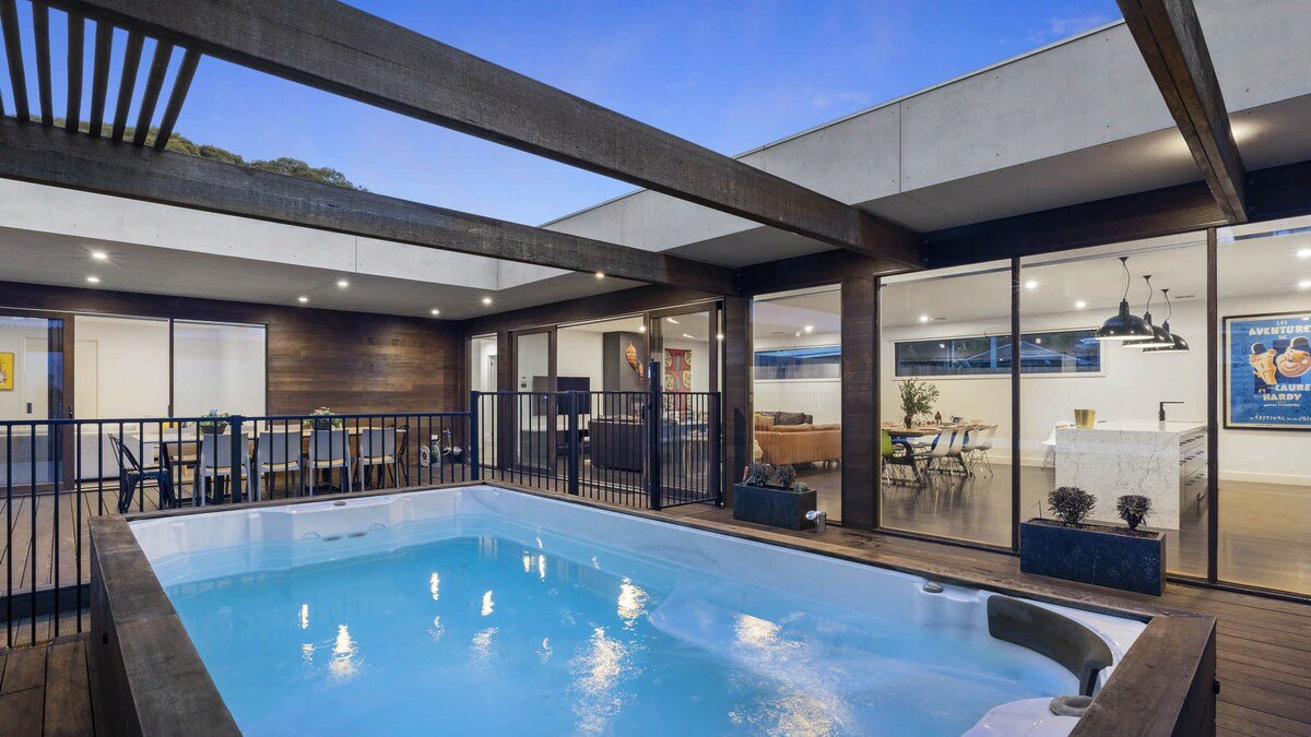 Three Nine Four Two gallery image 2